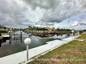 1109 SE 31st Terrace in Cape Coral, FL - Building Photo - Building Photo