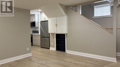 17 Eighth St in Toronto, ON - Building Photo - Building Photo