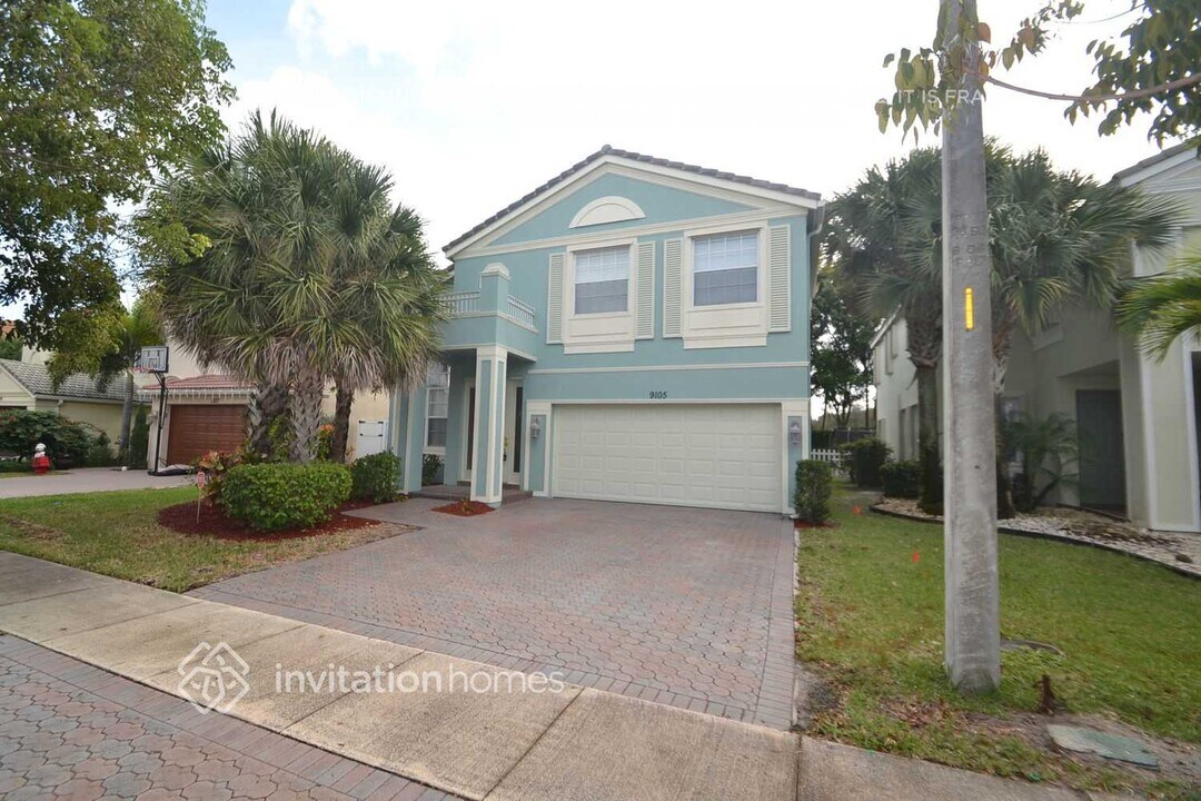 9105 Dupont Pl in Wellington, FL - Building Photo