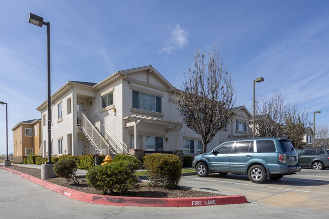 Madera Family Apartments in Madera, CA - Building Photo - Building Photo