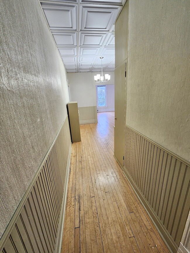 328 S 5th St in Escanaba, MI - Building Photo - Building Photo