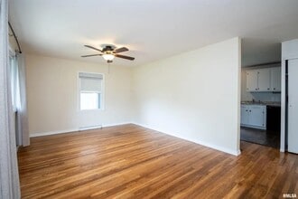 2220 W Cindy Ln in Peoria, IL - Building Photo - Building Photo