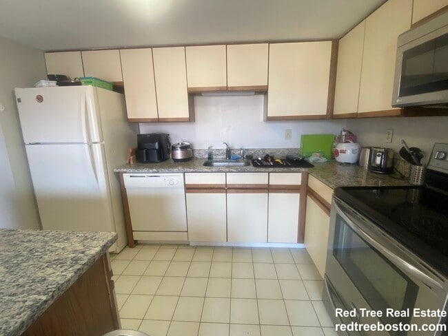 85 Brainerd Rd, Unit 3 in Boston, MA - Building Photo - Building Photo