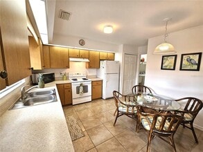 70 N McCall Rd in Englewood, FL - Building Photo - Building Photo