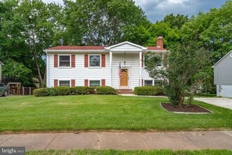 13888 Montoclair Ln in Woodbridge, VA - Building Photo - Building Photo