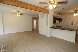 4705 N Albany Ave-Unit -Unit 1 in Chicago, IL - Building Photo - Building Photo