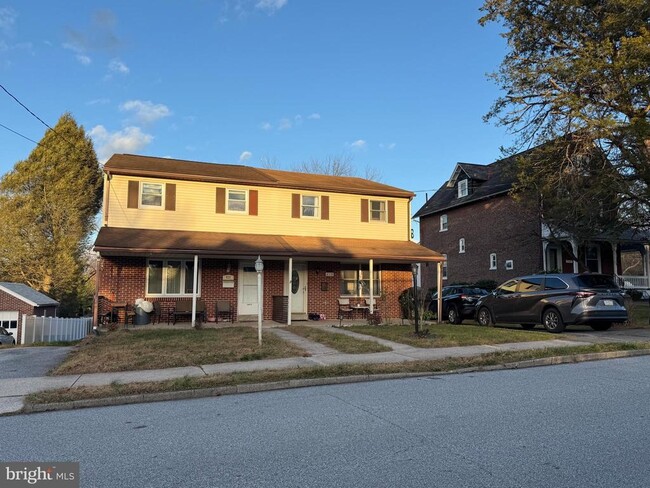 property at 410 N 5th Ave