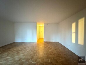 East 79th Street, Unit PHM00 in New York, NY - Building Photo - Building Photo