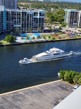 3800 S Ocean Dr in Hollywood, FL - Building Photo - Building Photo