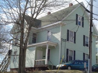 16 Highland Ave in Gardiner, ME - Foto de edificio - Building Photo