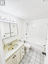 2044 Arrowsmith Dr in Ottawa, ON - Building Photo - Building Photo