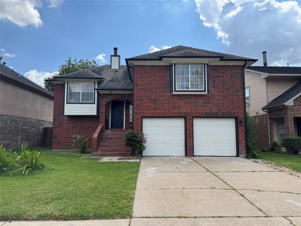 12827 Waybridge St in Sugar Land, TX - Building Photo