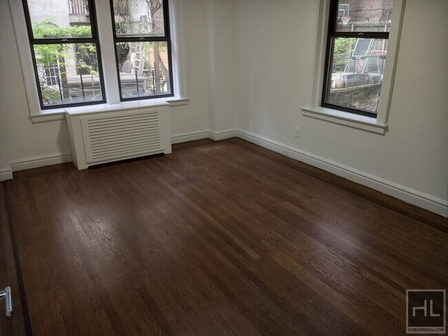 property at 25 W 68th St