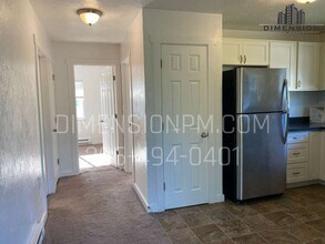 218 N E St, Unit 4 in Aberdeen, WA - Building Photo - Building Photo