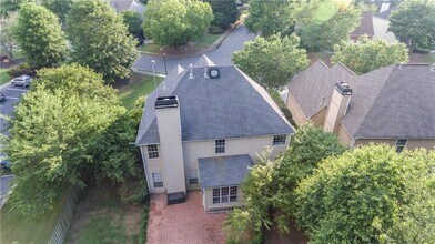 5025 Baywood Dr in Roswell, GA - Building Photo - Building Photo