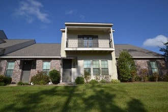 5776 Sweet Olive Ln in St. Francisville, LA - Foto de edificio - Building Photo
