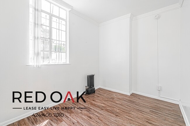 property at 535 S Gramercy Pl