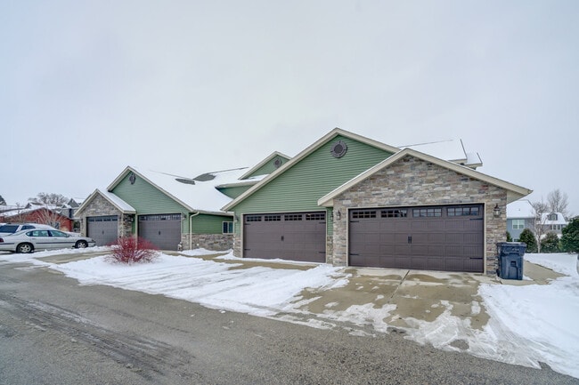 property at 6604 Traveler Trl