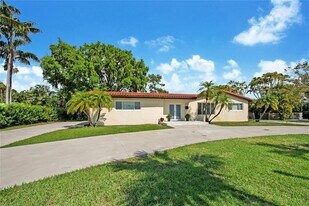 8485 SW 143rd St in Palmetto Bay, FL - Building Photo