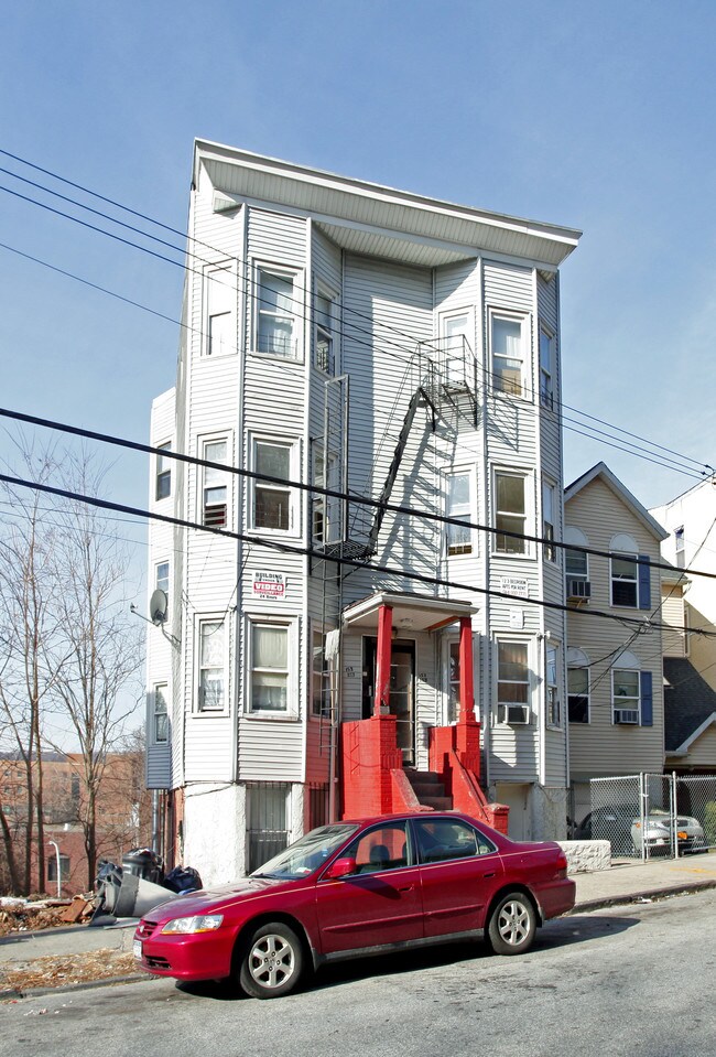 153 Stanley Pl in Yonkers, NY - Building Photo - Building Photo