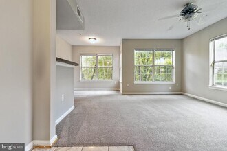 10531 Beacon Ridge Dr-Unit -13-101 in Bowie, MD - Building Photo - Building Photo