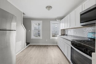 255 Rodman St, Unit Apt 3 in Fall River, MA - Building Photo