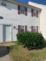 1404 Wendfield Dr in Virginia Beach, VA - Building Photo