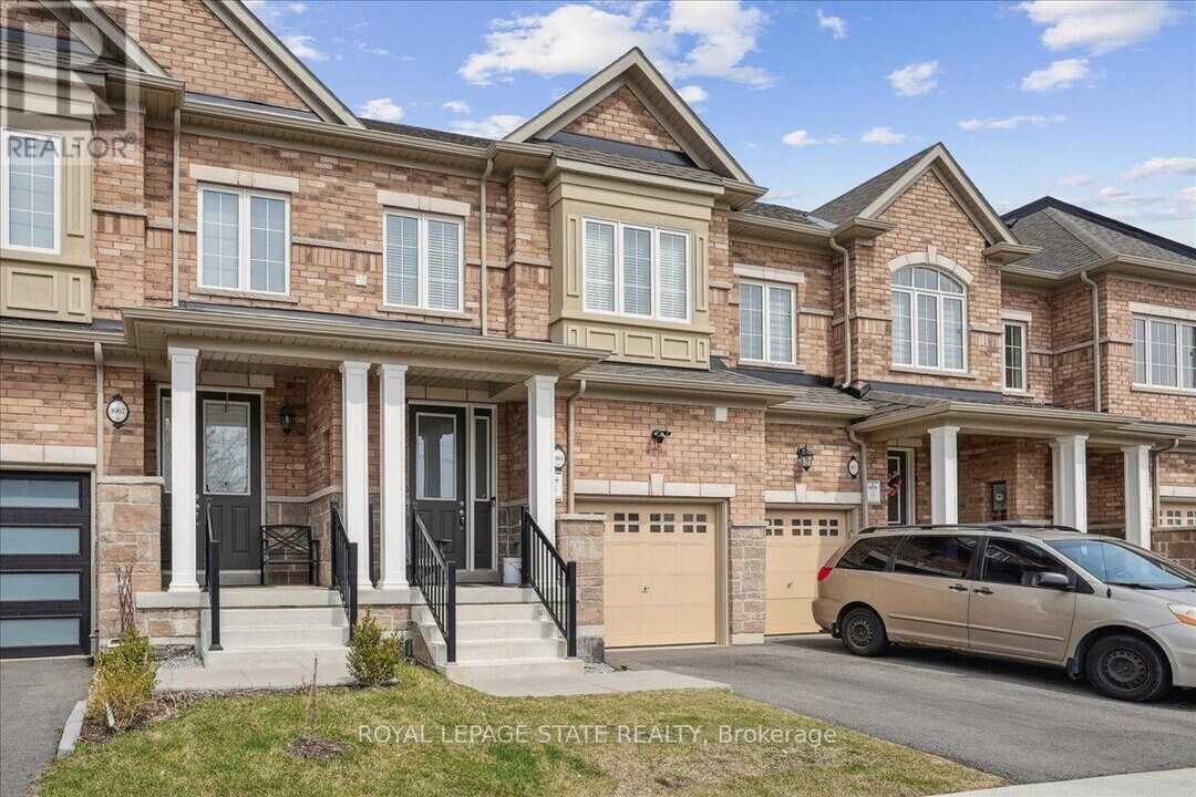 1069 Garner Rd E in Hamilton, ON - Building Photo