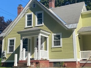 12 Lowell St in Windsor, VT - Building Photo - Interior Photo