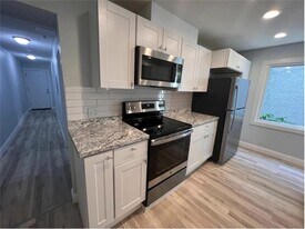 910 N Oliver Ave in Minneapolis, MN - Building Photo