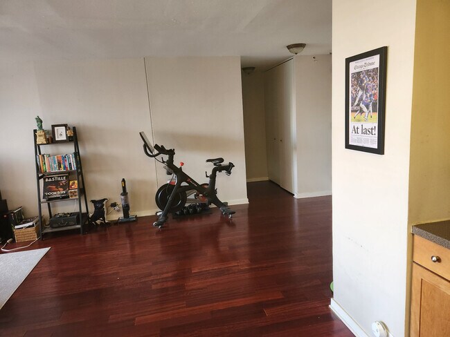 655 Irving Park Rd in Chicago, IL - Building Photo - Building Photo