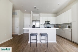 4902 Cosmos Cir, Unit 113 in Wimauma, FL - Foto de edificio - Building Photo