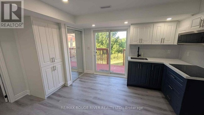 property at 3 Wimbledon Ct