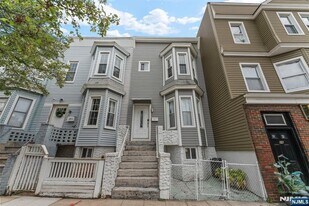 28 Kearny Ave in Kearny, NJ - Building Photo