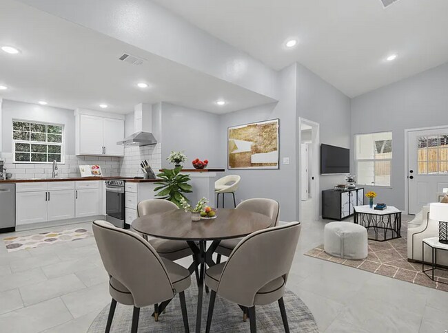 1197 Chisolm Trail, Unit A in Spring Branch, TX - Building Photo - Building Photo