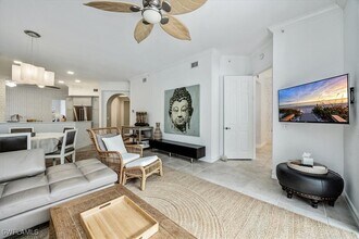 700 Bentwater Cir, Unit 104 in Naples, FL - Building Photo - Building Photo