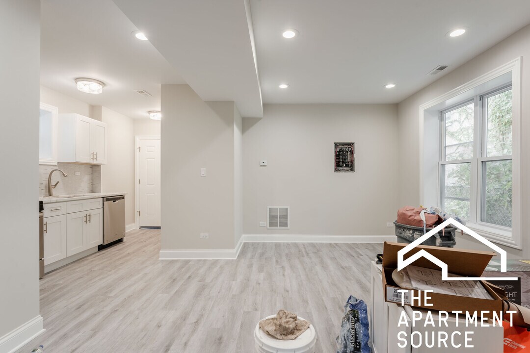 3131 N Monticello Ave in Chicago, IL - Building Photo