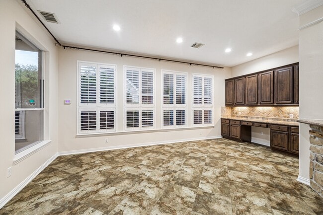 property at 46 Marquise Oaks Pl