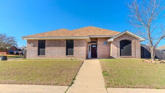 4101 Whispering Oak Dr in Killeen, TX - Building Photo