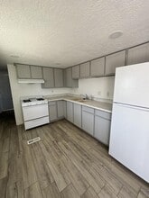 1230 E Suffock Ave in Kingman, AZ - Building Photo - Building Photo