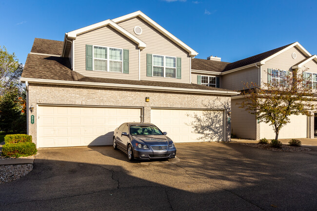 3745 Maple Grove Dr, Unit 3751 in Madison, WI - Building Photo - Building Photo