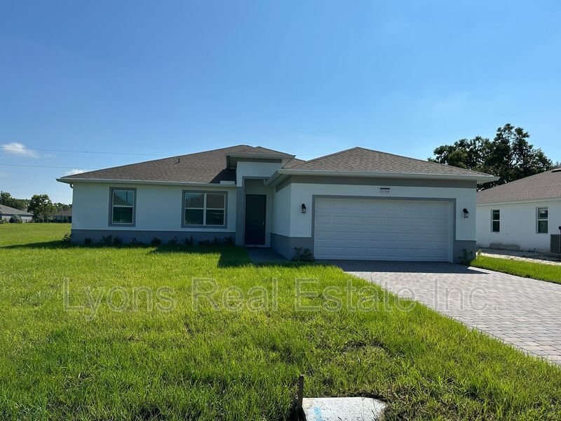 16368 Branco Dr in Punta Gorda, FL - Foto de edificio