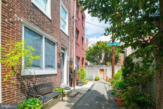 704 S Darien St in Philadelphia, PA - Building Photo - Building Photo