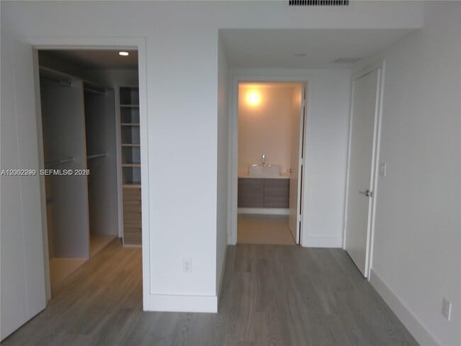 1010 SW 2nd Ave, Unit 1901 in Miami, FL - Building Photo - Building Photo