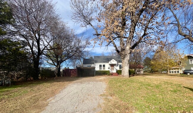 325 Jackson St in Purcell, OK - Building Photo - Building Photo