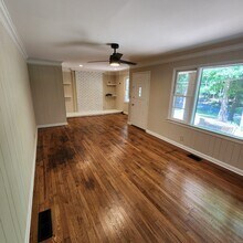 6218 Stewart Rd in Buford, GA - Building Photo - Building Photo