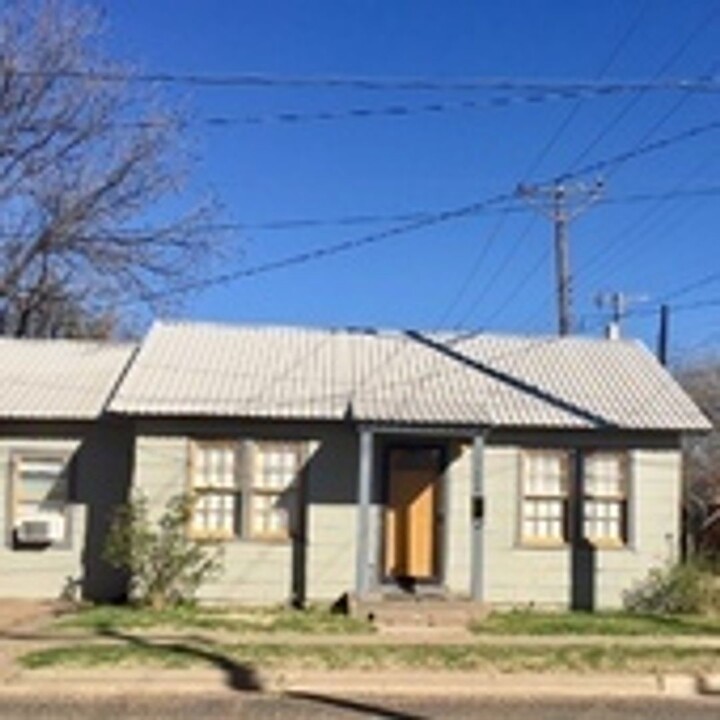 1609 Avenue T in Lubbock, TX - Foto de edificio