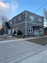 31 Albert St in Point Edward, ON - Building Photo