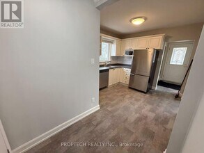 28 Boem Ave in Toronto, ON - Building Photo - Building Photo