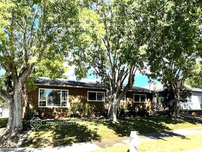 property at 5 Echo Cir